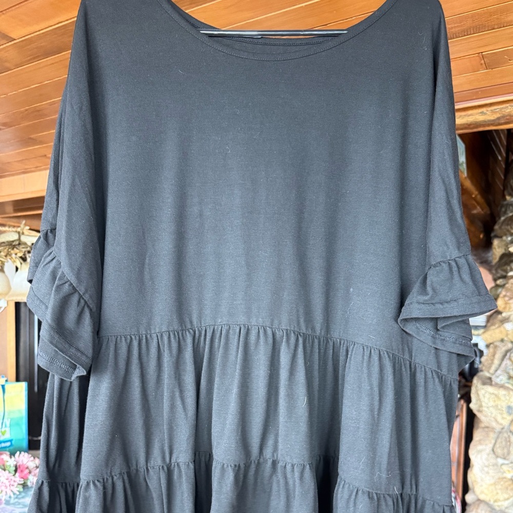 Women’s Black Tiered Ruffle Sleeve Top